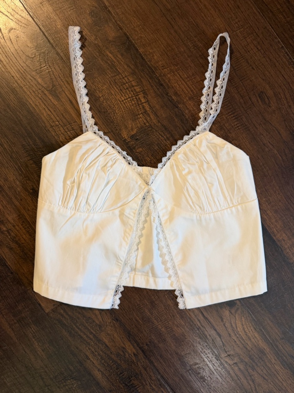 MAJORELLE White Lace-Trim Cropped Camisole